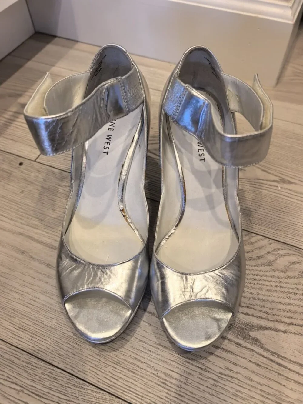 Nine West Silver Metallic Leather Peep Toe Wedge Heels Ankle Strap Size 6.5